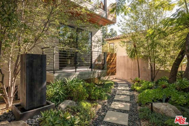 1632 Stradella Road, Los Angeles, CA 90077 — photo 2 of 22