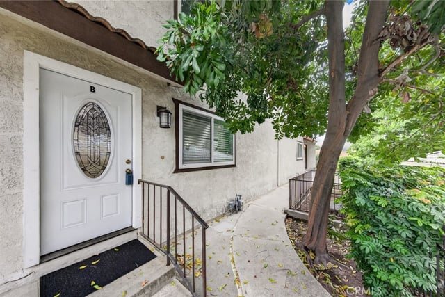 509 W Duarte B, Monrovia, CA 91016 — photo 2 of 21