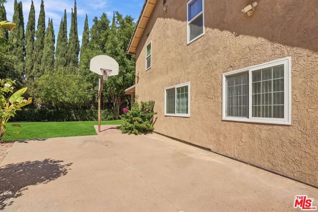 9458 Megan Avenue, Chatsworth, CA 91311 — photo 33 of 39