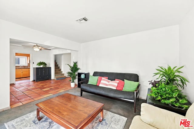 11749 Ayres Avenue, Los Angeles, CA 90064 — photo 14 of 58