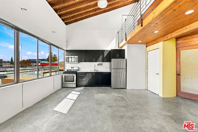 11749 Ayres Avenue, Los Angeles, CA 90064 — photo 44 of 58