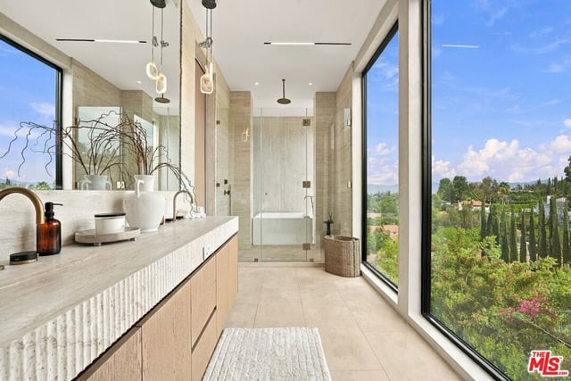 3801 Vista Linda Drive, Encino, CA 91316 — photo 42 of 62