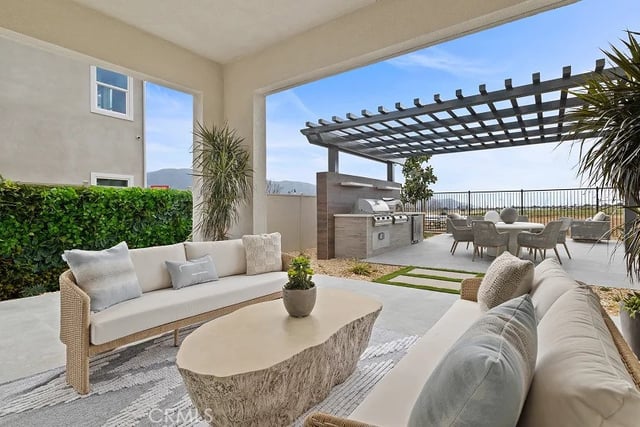 641 Eureka Drive, Santa Paula, CA 93060 — photo 7 of 37