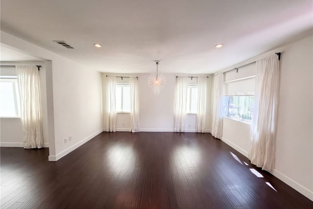 1110 Queen Anne Place, Los Angeles, CA 90019 — photo 3 of 27