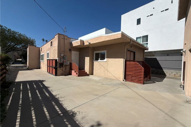 1110 Queen Anne Place, Los Angeles, CA 90019 — photo 5 of 27