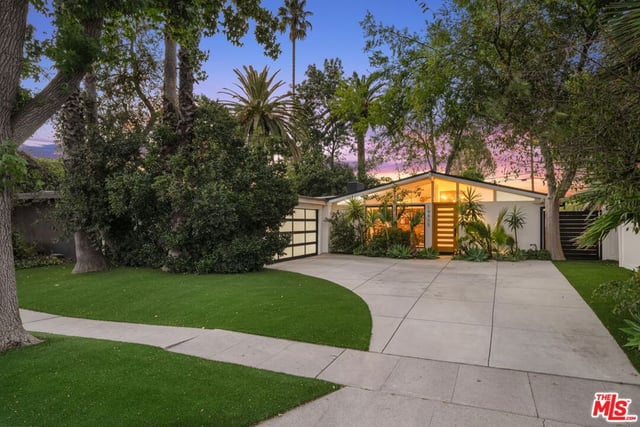 19805 Hamlin Street, Woodland Hills, CA 91367 — photo 3 of 56