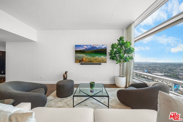900 W Olympic Boulevard 28E, Los Angeles, CA 90015 — photo 11 of 46