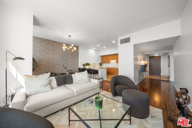900 W Olympic Boulevard 28E, Los Angeles, CA 90015 — photo 13 of 46