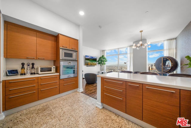 900 W Olympic Boulevard 28E, Los Angeles, CA 90015 — photo 8 of 46