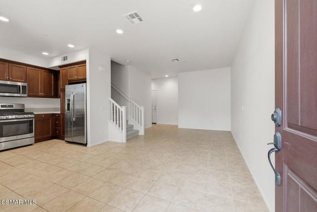 383 Nuez Street, Camarillo, CA 93012 — photo 15 of 27