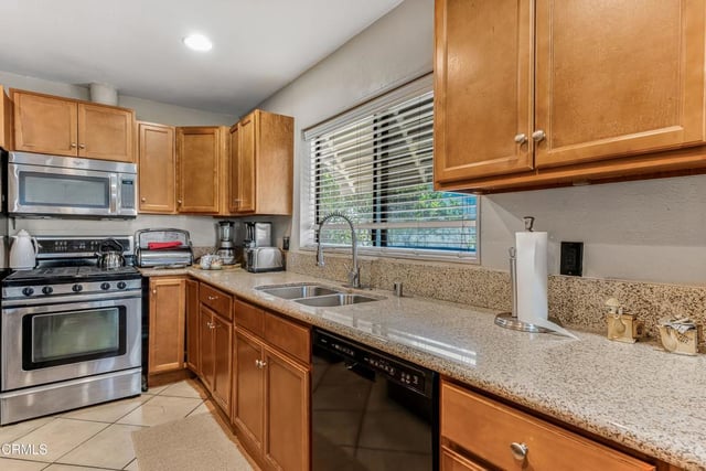 421 Raspberry Place 118, Oxnard, CA 93036 — photo 16 of 49