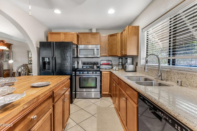 421 Raspberry Place 118, Oxnard, CA 93036 — photo 17 of 49