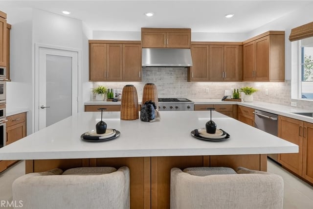 27976 Plateau Terrace, Valencia, CA 91381 — photo 2 of 31
