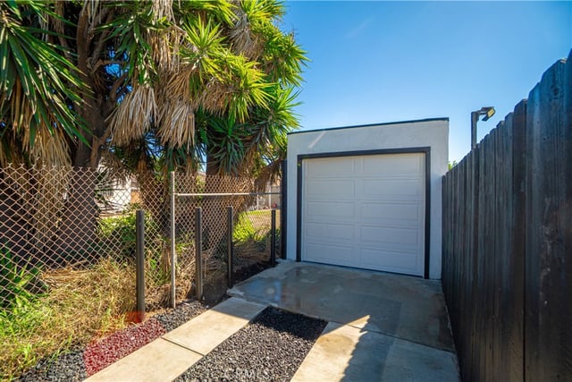 144 W 103rd St., Los Angeles, CA 90003 — photo 32 of 37