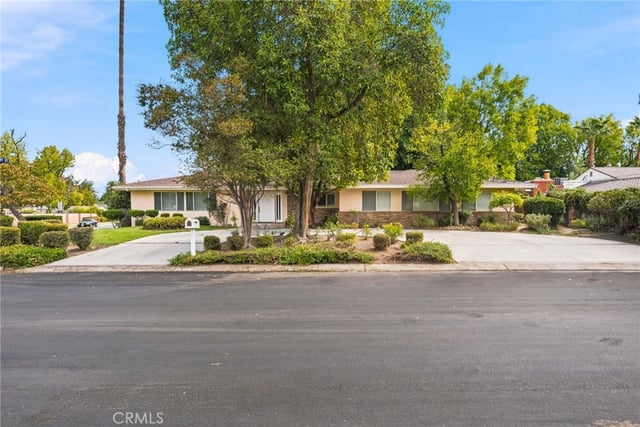 6058 Jumilla, Woodland Hills, CA 91367 — photo 2 of 23