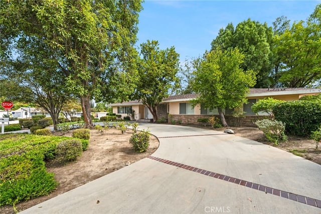 6058 Jumilla, Woodland Hills, CA 91367 — photo 3 of 23