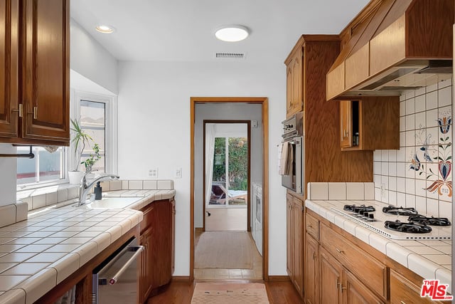 967 W 21st Street, San Pedro, CA 90731 — photo 8 of 25