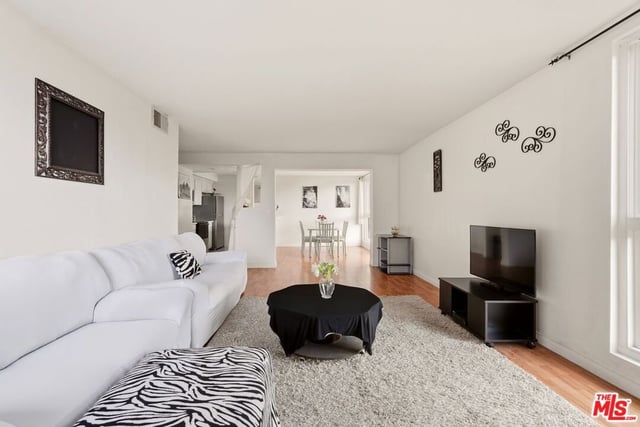 911 N Kings Road 310, West Hollywood, CA 90069 — photo 5 of 23