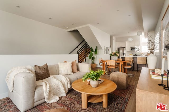 1434 1/2 S Sycamore Avenue, Los Angeles, CA 90019 — photo 19 of 46