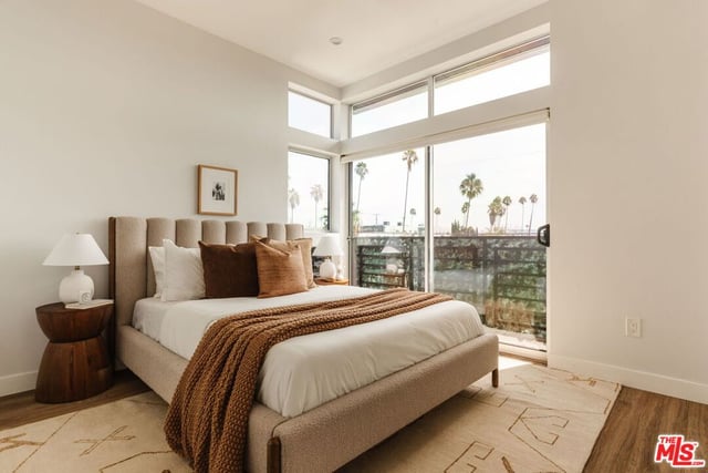 1434 1/2 S Sycamore Avenue, Los Angeles, CA 90019 — photo 37 of 46