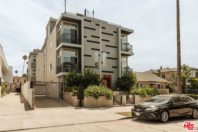 1434 1/2 S Sycamore Avenue, Los Angeles, CA 90019 — photo 43 of 46