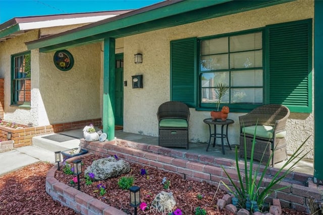 330 S Griffith Park Drive, Burbank, CA 91506 — photo 2 of 23