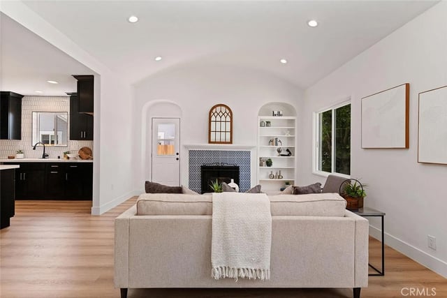 1050 S Plymouth, Los Angeles, CA 90019 — photo 6 of 60