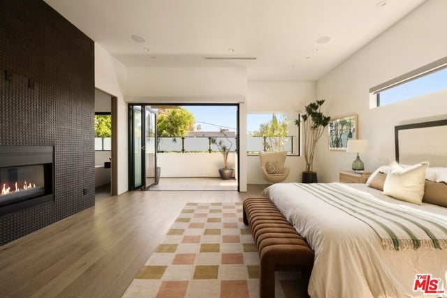 844 N Harper Avenue, Los Angeles, CA 90046 — photo 13 of 32
