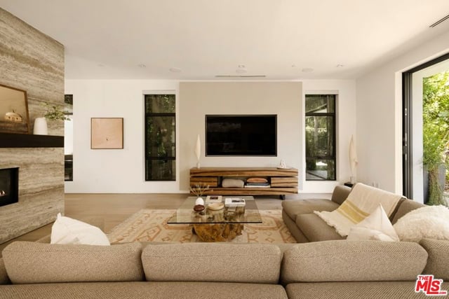 844 N Harper Avenue, Los Angeles, CA 90046 — photo 9 of 32