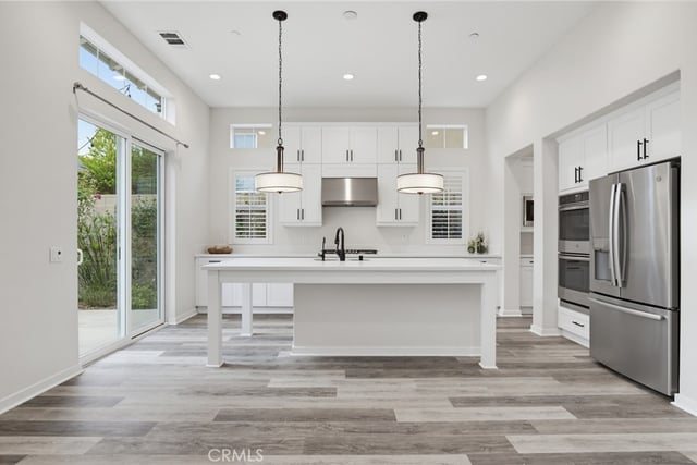 25110 Citron Lane, Canyon Country, CA 91387 — photo 10 of 38