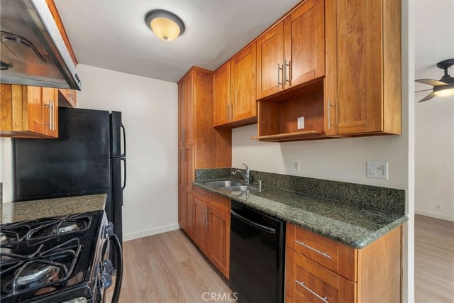 930 E 1st 16, Long Beach, CA 90802 — photo 10 of 30