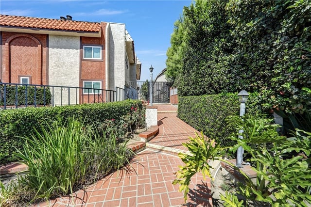 419 Fairview Avenue D, Arcadia, CA 91007 — photo 4 of 32