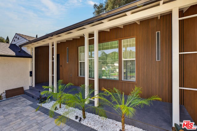 2727 Hollister Terrace, Glendale, CA 91206 — photo 10 of 76