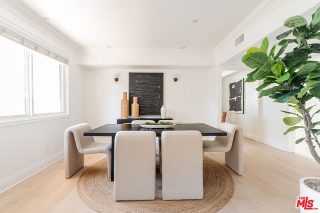 11749 Goshen Avenue 402, Los Angeles, CA 90049 — photo 13 of 39