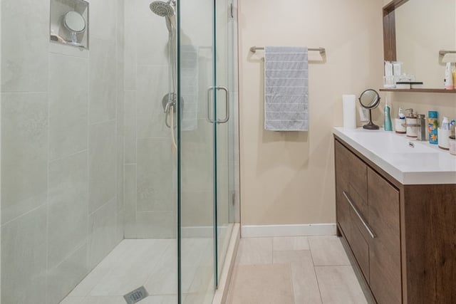 9720 Hayvenhurst, North Hills, CA 91343 — photo 19 of 22