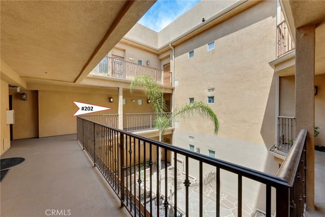 1515 Grismer 202, Burbank, CA 91504 — photo 10 of 48