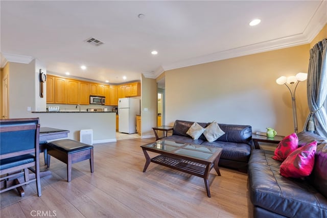 1515 Grismer 202, Burbank, CA 91504 — photo 18 of 48