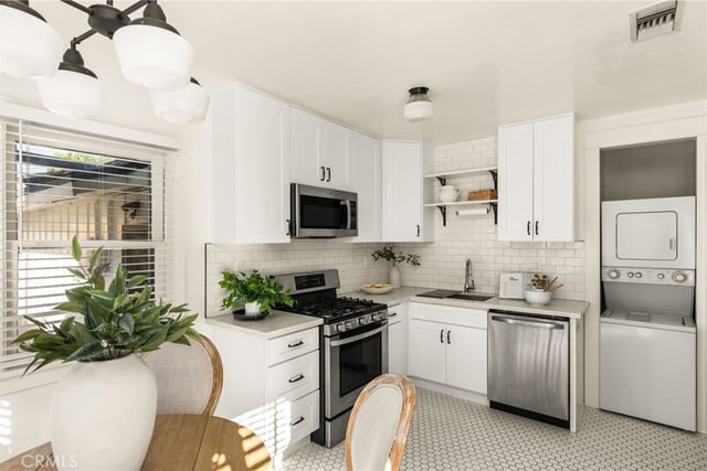 373 Gladys Avenue, Long Beach, CA 90814 — photo 12 of 49