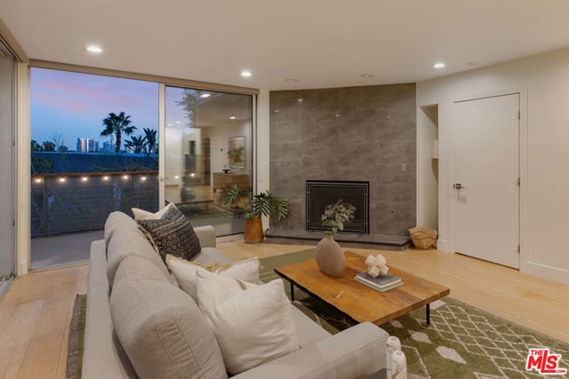 1684 Rotary Drive, Los Angeles, CA 90026 — photo 4 of 36