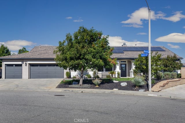5635 Bobbie Avenue, Palmdale, CA 93551 — photo 2 of 60