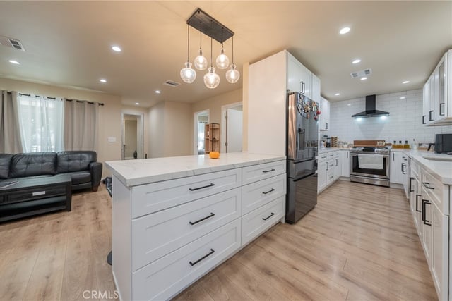 9720 Hayvenhurst, North Hills, CA 91343 — photo 16 of 25