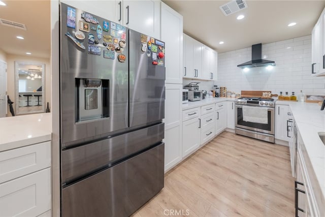 9720 Hayvenhurst, North Hills, CA 91343 — photo 17 of 25