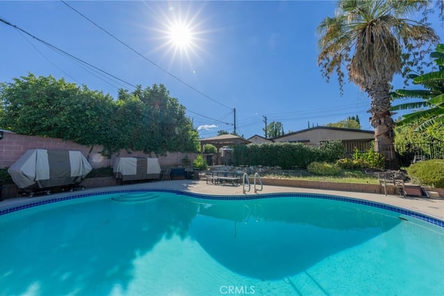 9720 Hayvenhurst, North Hills, CA 91343 — photo 7 of 25