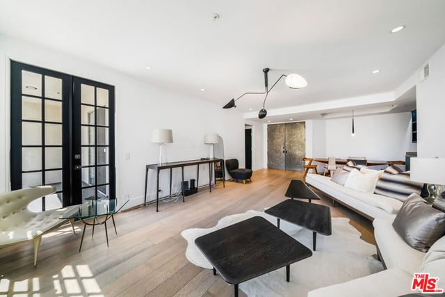 960 N Doheny Drive 301, West Hollywood, CA 90069 — photo 15 of 43