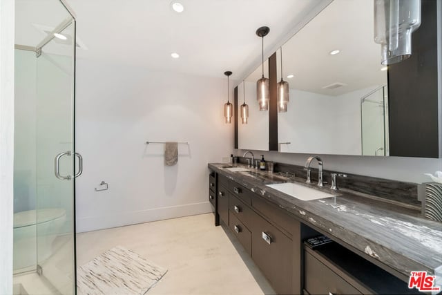 960 N Doheny Drive 301, West Hollywood, CA 90069 — photo 26 of 43