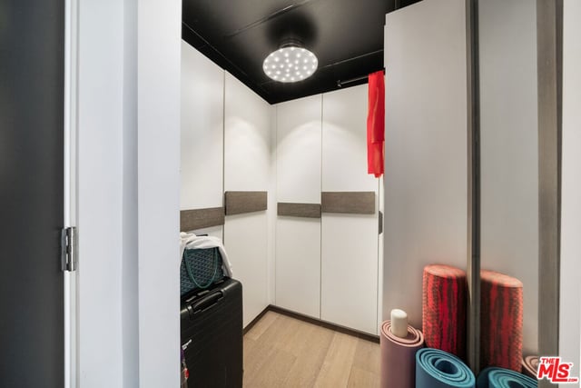 960 N Doheny Drive 301, West Hollywood, CA 90069 — photo 30 of 43