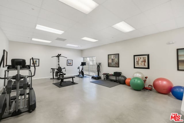 960 N Doheny Drive 301, West Hollywood, CA 90069 — photo 38 of 43