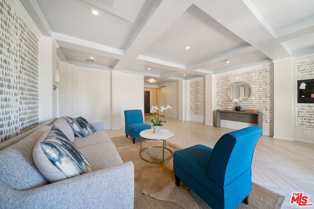 960 N Doheny Drive 301, West Hollywood, CA 90069 — photo 6 of 43