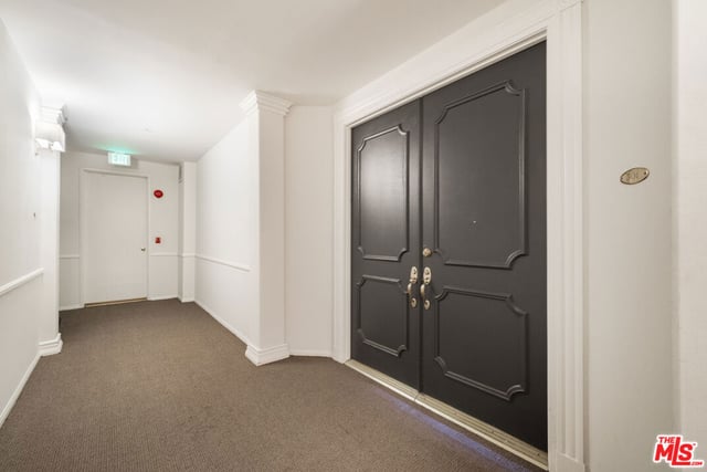 960 N Doheny Drive 301, West Hollywood, CA 90069 — photo 8 of 43