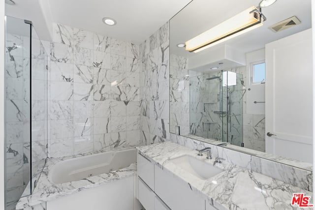 438 Arnaz Drive 106, Los Angeles, CA 90048 — photo 12 of 16